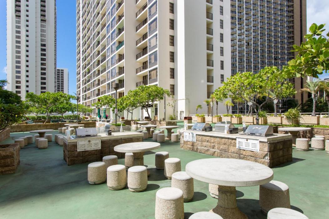 Waikiki Banyan Modern One Bedroom Free Parking โฮโนลูลู ภายนอก รูปภาพ